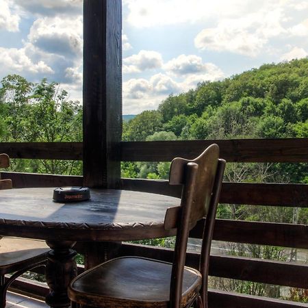 Pensiune-Restaurant Tara Luanei Sărata-Monteoru Δωμάτιο φωτογραφία